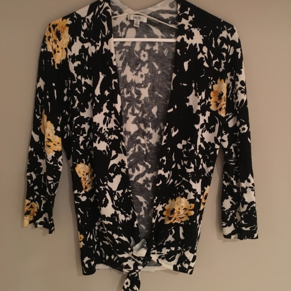 CACHE printed sweater!! Size small